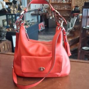 Vintage Coach Courtenay HOBO Coral Leather Hand Bag